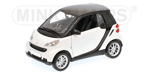 Minichamps 1/18 Smart ForTwo 2007 White-Black
